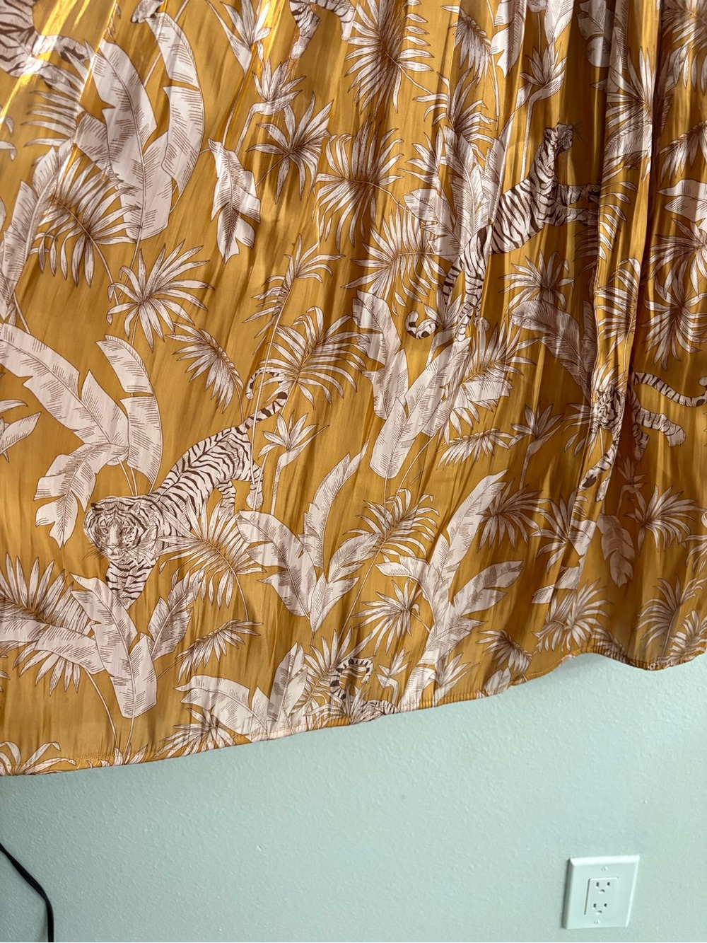 Bailey 44 Pleated Skirt Size Medium Jungle Tropical Modest tiger Lion - Picture 6 of 8